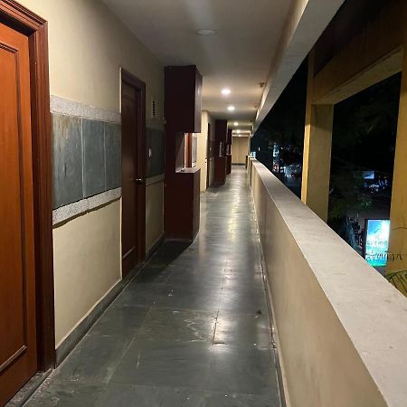 Asr Guesthouse Тирупати Екстериор снимка