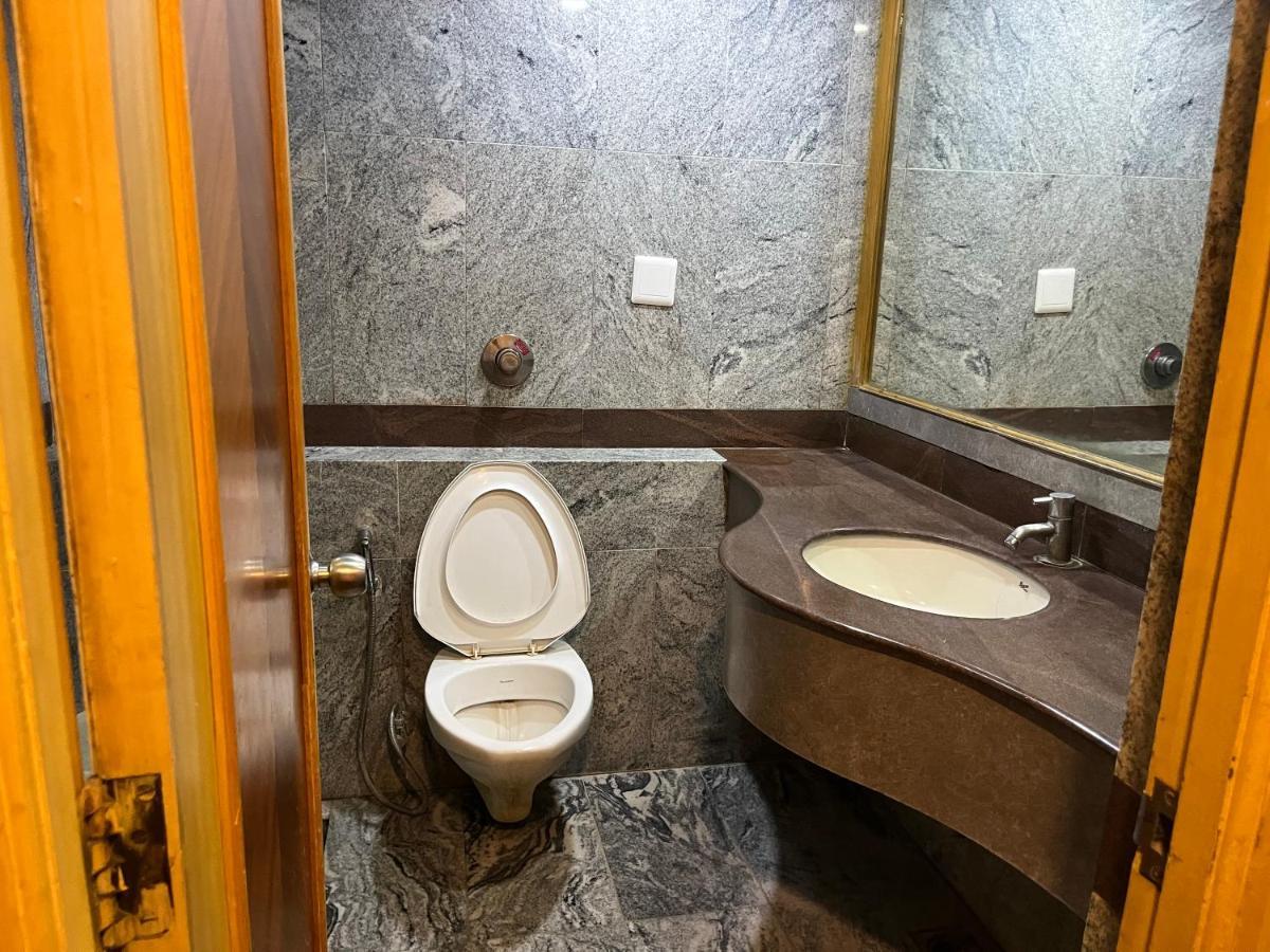 Asr Guesthouse Тирупати Екстериор снимка