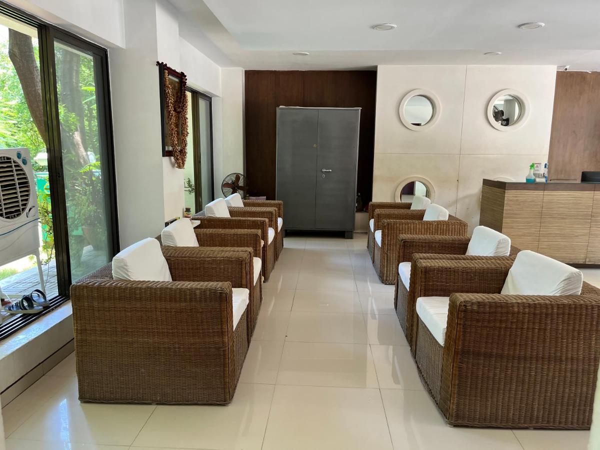 Asr Guesthouse Тирупати Екстериор снимка