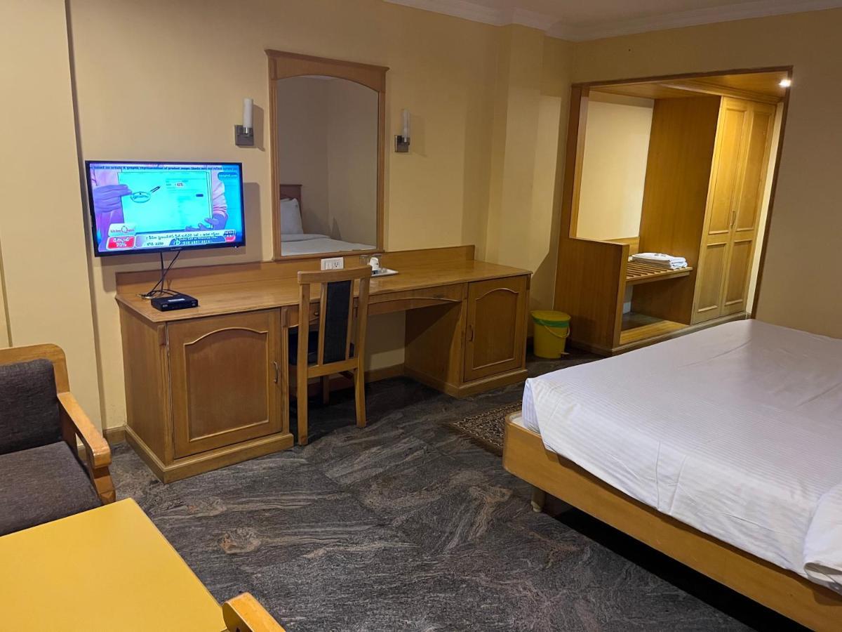 Asr Guesthouse Тирупати Екстериор снимка